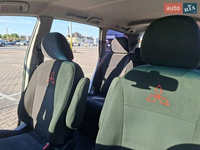 Серый Мицубиси Грандис, объемом двигателя 2.38 л и пробегом 215 тыс. км за 4619 $, фото 32 на Automoto.ua