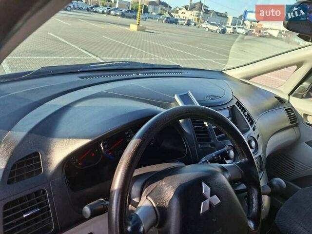 Серый Мицубиси Грандис, объемом двигателя 2.38 л и пробегом 215 тыс. км за 4619 $, фото 8 на Automoto.ua