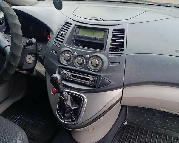 Серый Мицубиси Грандис, объемом двигателя 2 л и пробегом 252 тыс. км за 4999 $, фото 21 на Automoto.ua