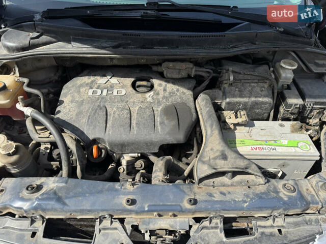 Серый Мицубиси Грандис, объемом двигателя 1.97 л и пробегом 219 тыс. км за 4999 $, фото 8 на Automoto.ua