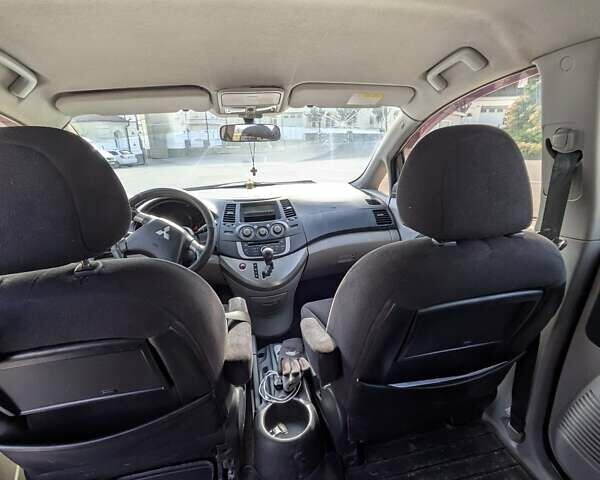 Мицубиси Грандис 2007 в Кременце на Automoto.ua Серый Мицубиси Грандис, объемом двигателя 2.38 л и пробегом 268 тыс. км за 5900 $, фото 8 на Automoto.ua