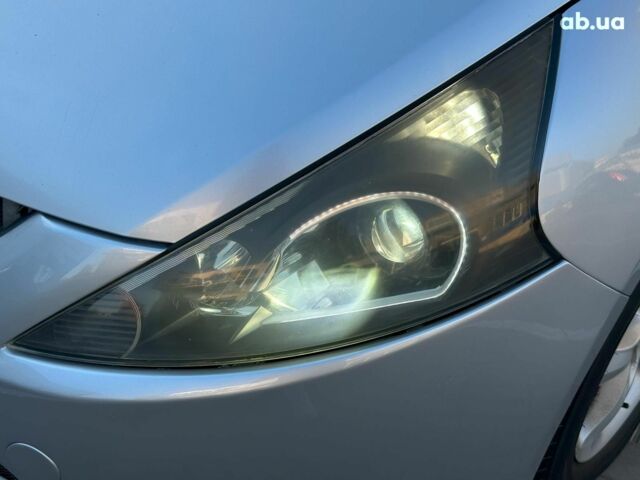 Серый Мицубиси Грандис, объемом двигателя 2.4 л и пробегом 201 тыс. км за 6990 $, фото 6 на Automoto.ua