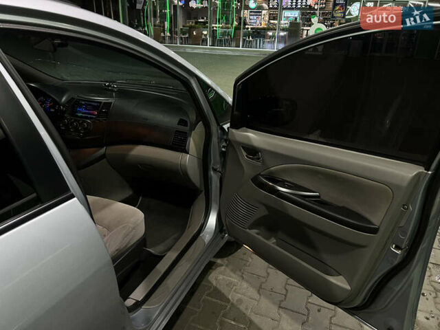 Сірий Міцубісі Грандіс, об'ємом двигуна 2.4 л та пробігом 280 тис. км за 6500 $, фото 14 на Automoto.ua