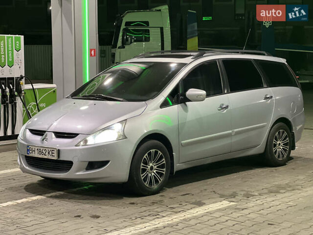 Сірий Міцубісі Грандіс, об'ємом двигуна 2.4 л та пробігом 280 тис. км за 6500 $, фото 4 на Automoto.ua