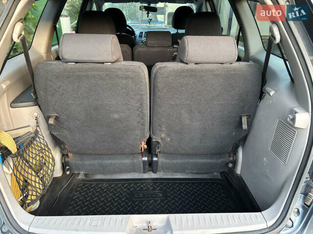 Серый Мицубиси Грандис, объемом двигателя 2.38 л и пробегом 271 тыс. км за 5400 $, фото 13 на Automoto.ua