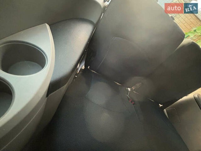 Серый Мицубиси Грандис, объемом двигателя 2.38 л и пробегом 271 тыс. км за 5400 $, фото 12 на Automoto.ua