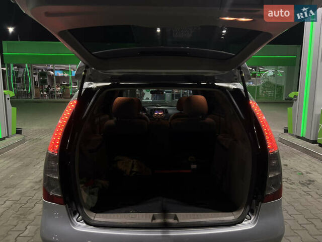 Сірий Міцубісі Грандіс, об'ємом двигуна 2.4 л та пробігом 280 тис. км за 6500 $, фото 22 на Automoto.ua