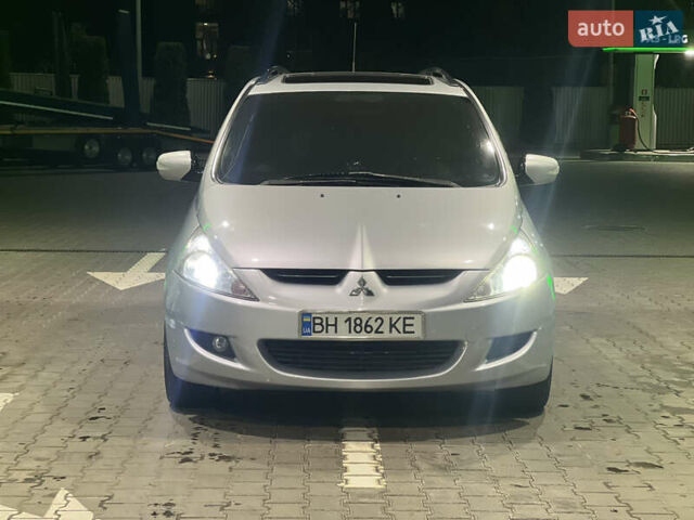 Сірий Міцубісі Грандіс, об'ємом двигуна 2.4 л та пробігом 280 тис. км за 6500 $, фото 2 на Automoto.ua