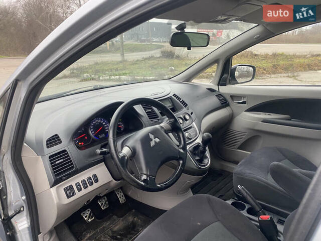 Серый Мицубиси Грандис, объемом двигателя 2 л и пробегом 320 тыс. км за 3599 $, фото 14 на Automoto.ua