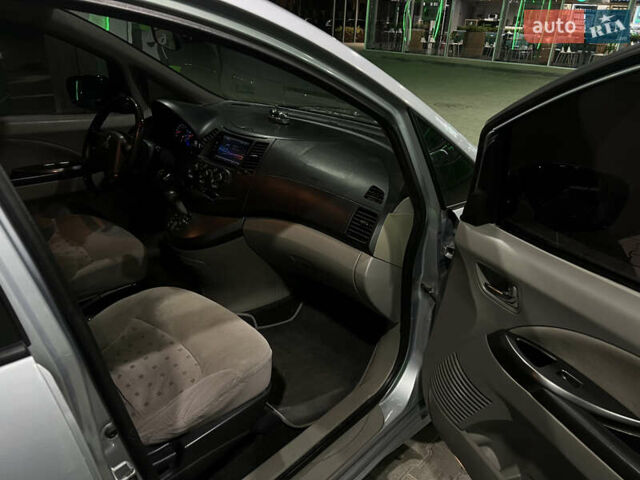 Сірий Міцубісі Грандіс, об'ємом двигуна 2.4 л та пробігом 280 тис. км за 6500 $, фото 15 на Automoto.ua