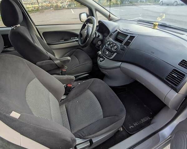 Мицубиси Грандис 2007 в Кременце на Automoto.ua Серый Мицубиси Грандис, объемом двигателя 2.38 л и пробегом 268 тыс. км за 5900 $, фото 12 на Automoto.ua