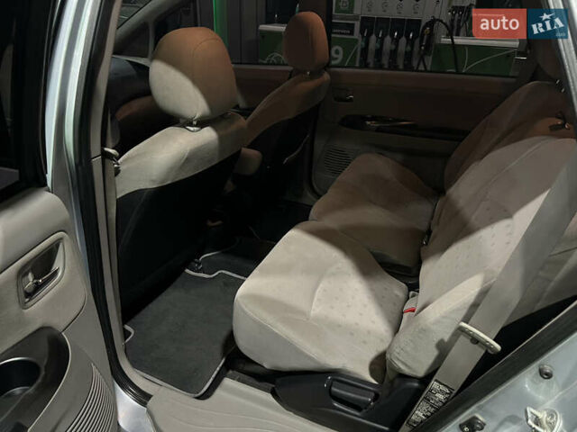 Сірий Міцубісі Грандіс, об'ємом двигуна 2.4 л та пробігом 280 тис. км за 6500 $, фото 20 на Automoto.ua