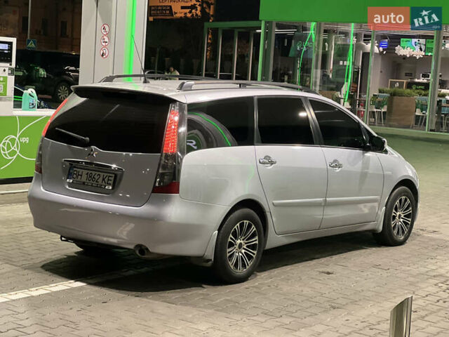 Сірий Міцубісі Грандіс, об'ємом двигуна 2.4 л та пробігом 280 тис. км за 6500 $, фото 5 на Automoto.ua