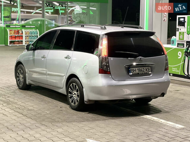 Сірий Міцубісі Грандіс, об'ємом двигуна 2.4 л та пробігом 280 тис. км за 6500 $, фото 6 на Automoto.ua