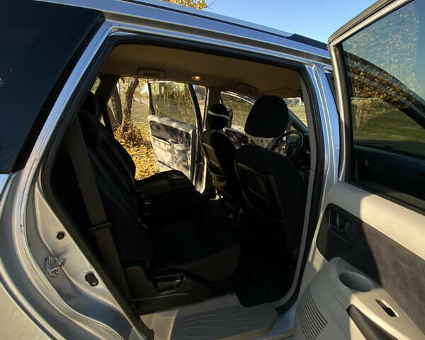 Серый Мицубиси Грандис, объемом двигателя 2.4 л и пробегом 293 тыс. км за 5200 $, фото 13 на Automoto.ua