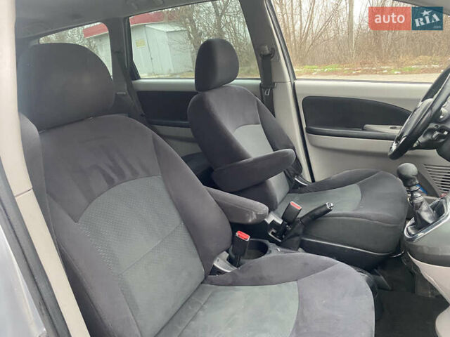 Серый Мицубиси Грандис, объемом двигателя 2 л и пробегом 320 тыс. км за 3599 $, фото 16 на Automoto.ua