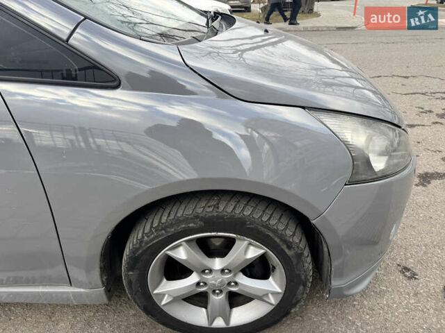 Серый Мицубиси Грандис, объемом двигателя 2 л и пробегом 300 тыс. км за 7200 $, фото 6 на Automoto.ua