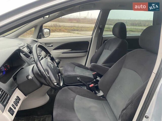 Серый Мицубиси Грандис, объемом двигателя 2 л и пробегом 320 тыс. км за 3599 $, фото 13 на Automoto.ua