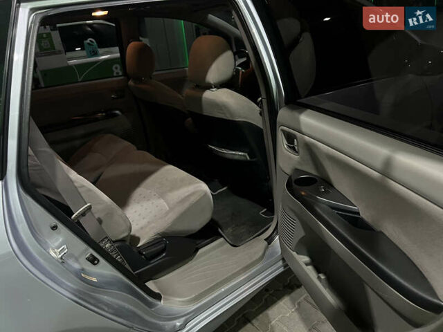 Сірий Міцубісі Грандіс, об'ємом двигуна 2.4 л та пробігом 280 тис. км за 6500 $, фото 17 на Automoto.ua