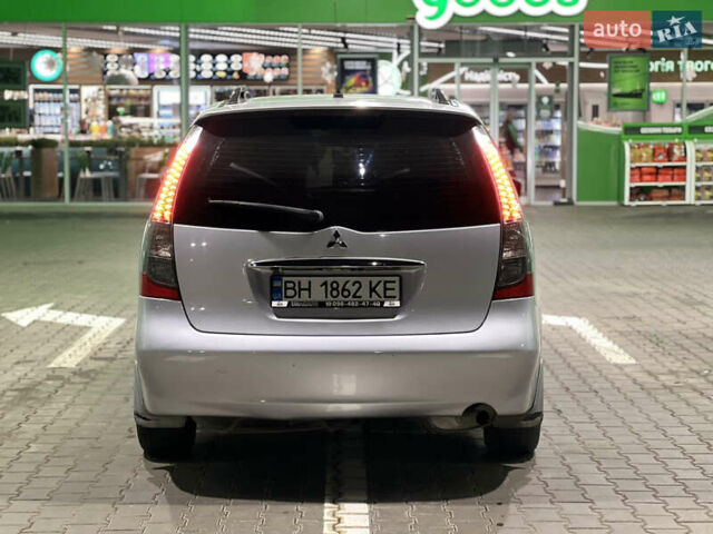 Сірий Міцубісі Грандіс, об'ємом двигуна 2.4 л та пробігом 280 тис. км за 6500 $, фото 8 на Automoto.ua