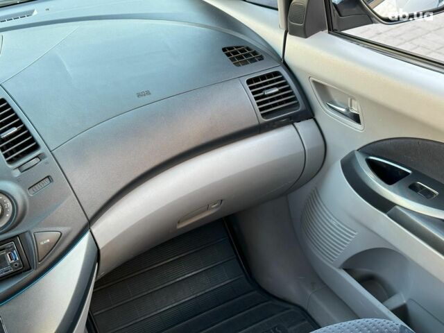 Серый Мицубиси Грандис, объемом двигателя 2.4 л и пробегом 201 тыс. км за 6990 $, фото 17 на Automoto.ua