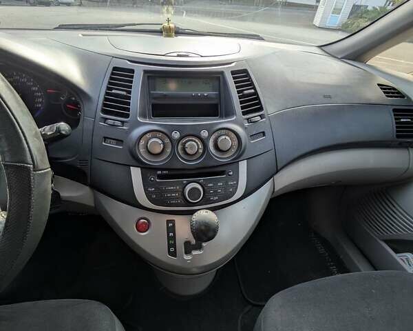 Мицубиси Грандис 2007 в Кременце на Automoto.ua Серый Мицубиси Грандис, объемом двигателя 2.38 л и пробегом 268 тыс. км за 5900 $, фото 13 на Automoto.ua