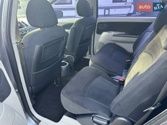 Сірий Міцубісі Грандіс, об'ємом двигуна 2.38 л та пробігом 207 тис. км за 6700 $, фото 22 на Automoto.ua