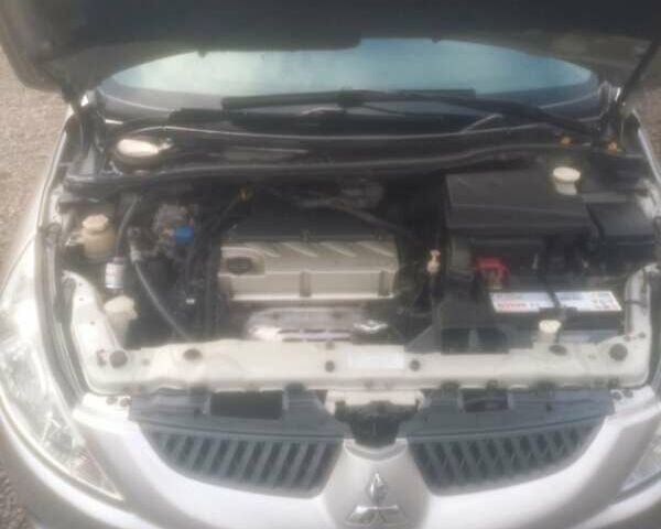 Серый Мицубиси Грандис, объемом двигателя 2.38 л и пробегом 260 тыс. км за 5700 $, фото 5 на Automoto.ua