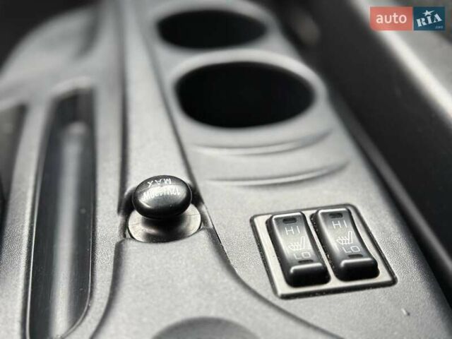 Сірий Міцубісі Грандіс, об'ємом двигуна 2.4 л та пробігом 190 тис. км за 7099 $, фото 28 на Automoto.ua