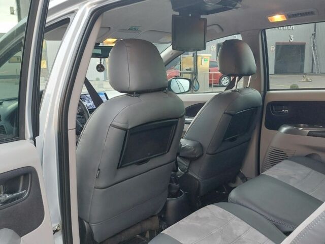 Сірий Міцубісі Грандіс, об'ємом двигуна 0 л та пробігом 296 тис. км за 7000 $, фото 2 на Automoto.ua