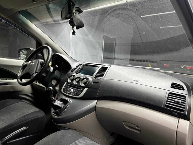 Сірий Міцубісі Грандіс, об'ємом двигуна 2.4 л та пробігом 274 тис. км за 8300 $, фото 8 на Automoto.ua