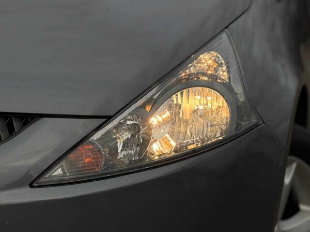 Серый Мицубиси Грандис, объемом двигателя 2.4 л и пробегом 220 тыс. км за 5700 $, фото 3 на Automoto.ua