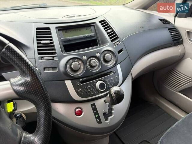 Серый Мицубиси Грандис, объемом двигателя 2.38 л и пробегом 220 тыс. км за 5700 $, фото 44 на Automoto.ua