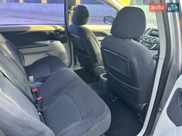 Сірий Міцубісі Грандіс, об'ємом двигуна 2.38 л та пробігом 207 тис. км за 6700 $, фото 25 на Automoto.ua