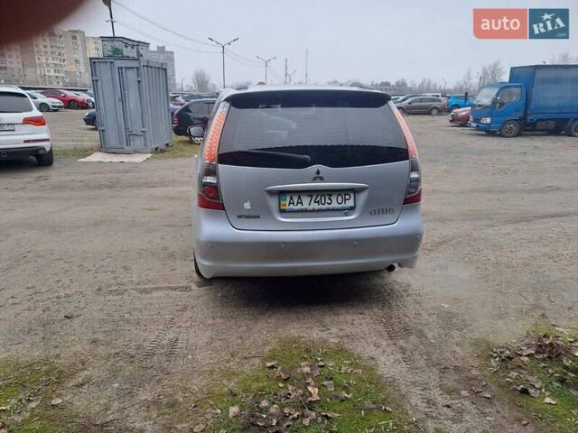 Серый Мицубиси Грандис, объемом двигателя 2.4 л и пробегом 351 тыс. км за 8000 $, фото 6 на Automoto.ua