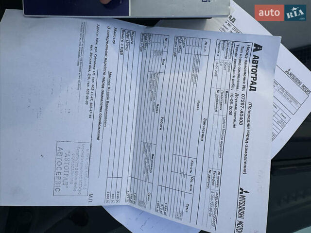 Сірий Міцубісі Грандіс, об'ємом двигуна 2.38 л та пробігом 207 тис. км за 6700 $, фото 42 на Automoto.ua