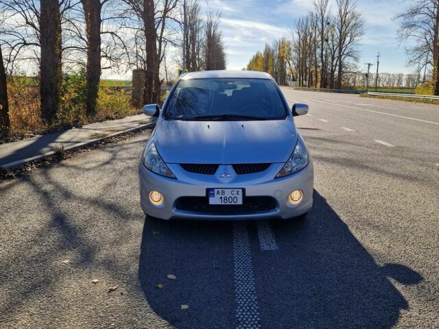 Серый Мицубиси Грандис, объемом двигателя 2.4 л и пробегом 182 тыс. км за 6500 $, фото 2 на Automoto.ua