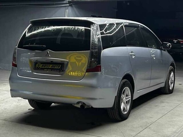 Сірий Міцубісі Грандіс, об'ємом двигуна 2.4 л та пробігом 274 тис. км за 8300 $, фото 5 на Automoto.ua