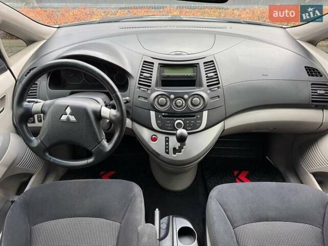 Сірий Міцубісі Грандіс, об'ємом двигуна 2.4 л та пробігом 190 тис. км за 7099 $, фото 1 на Automoto.ua