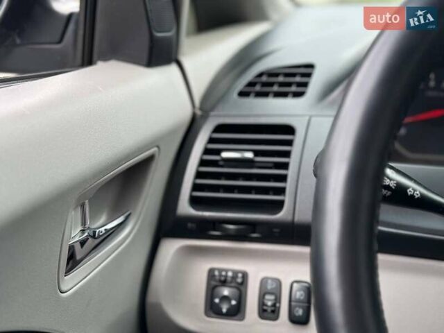 Серый Мицубиси Грандис, объемом двигателя 2.4 л и пробегом 190 тыс. км за 7099 $, фото 24 на Automoto.ua