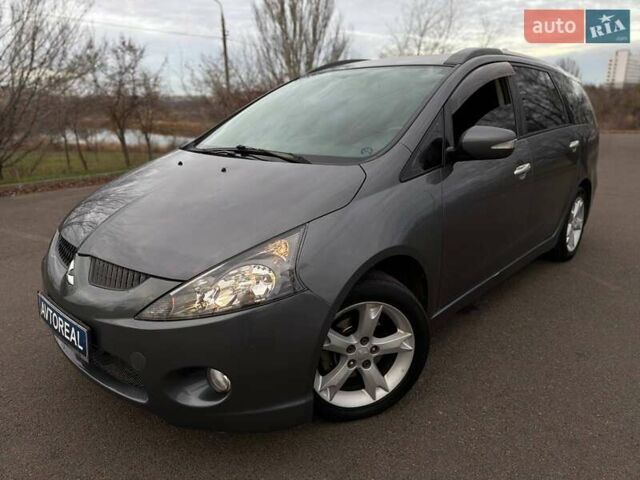 Серый Мицубиси Грандис, объемом двигателя 2.38 л и пробегом 220 тыс. км за 5700 $, фото 9 на Automoto.ua