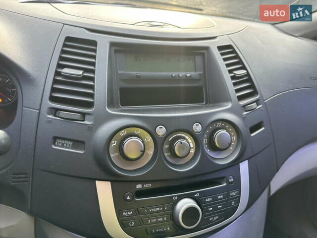 Сірий Міцубісі Грандіс, об'ємом двигуна 2.38 л та пробігом 207 тис. км за 6700 $, фото 37 на Automoto.ua