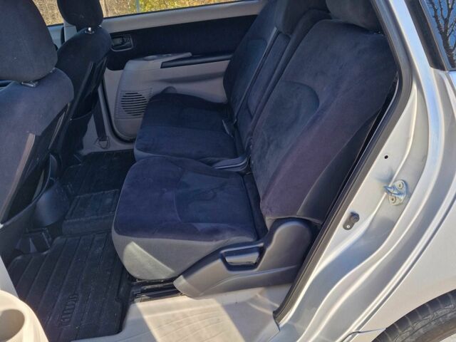 Серый Мицубиси Грандис, объемом двигателя 2.4 л и пробегом 182 тыс. км за 6500 $, фото 6 на Automoto.ua