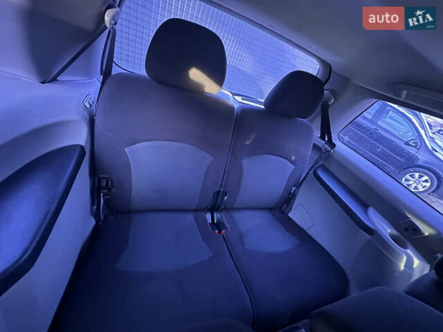 Сірий Міцубісі Грандіс, об'ємом двигуна 2.38 л та пробігом 207 тис. км за 6700 $, фото 26 на Automoto.ua