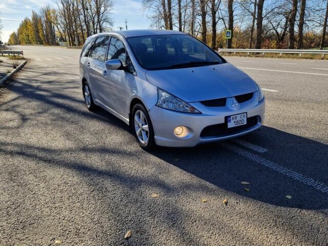 Серый Мицубиси Грандис, объемом двигателя 2.4 л и пробегом 182 тыс. км за 6500 $, фото 1 на Automoto.ua