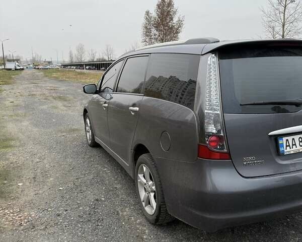 Сірий Міцубісі Грандіс, об'ємом двигуна 2.4 л та пробігом 196 тис. км за 7200 $, фото 3 на Automoto.ua