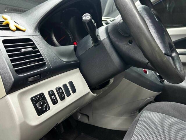 Сірий Міцубісі Грандіс, об'ємом двигуна 2.4 л та пробігом 274 тис. км за 8300 $, фото 20 на Automoto.ua