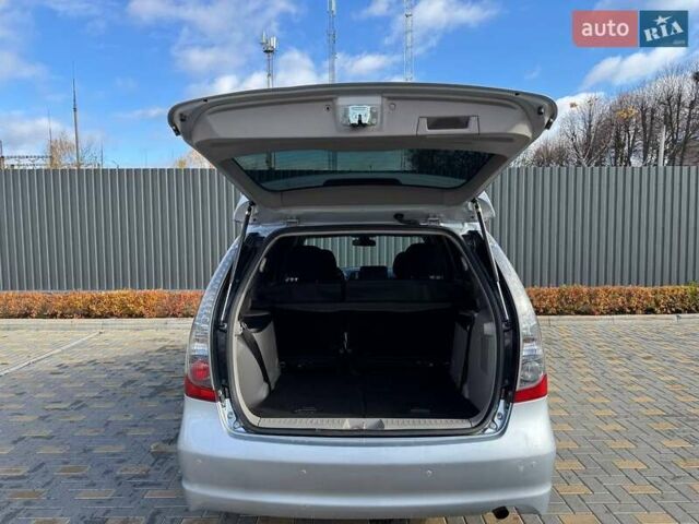 Сірий Міцубісі Грандіс, об'ємом двигуна 2.4 л та пробігом 190 тис. км за 7099 $, фото 29 на Automoto.ua