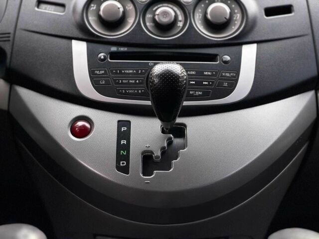 Серый Мицубиси Грандис, объемом двигателя 2.4 л и пробегом 220 тыс. км за 5700 $, фото 19 на Automoto.ua