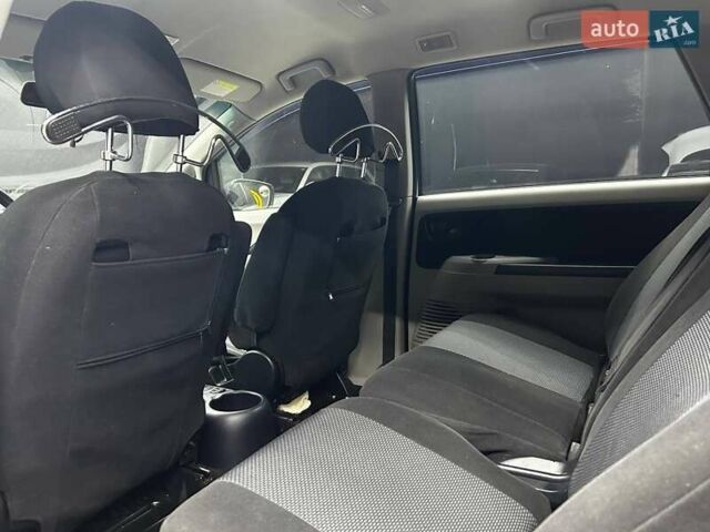 Серый Мицубиси Грандис, объемом двигателя 2.38 л и пробегом 274 тыс. км за 8300 $, фото 15 на Automoto.ua